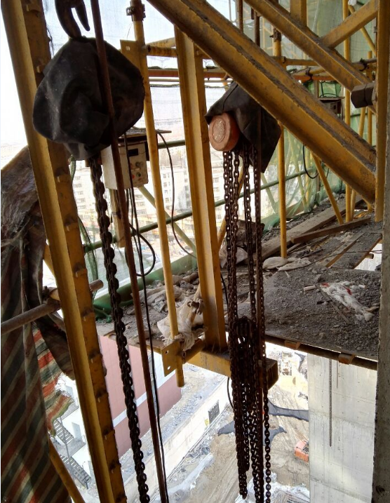 爬架現(xiàn)場施工圖